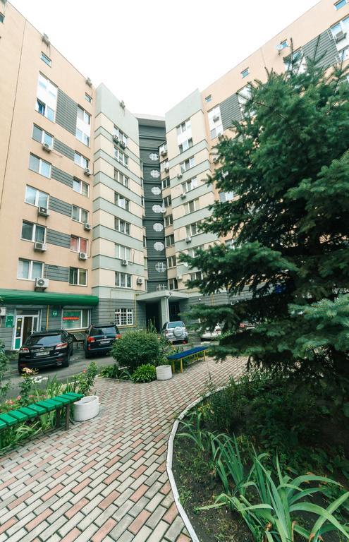 Cozy Apartments On The Left Bank Kyiv Exterior foto